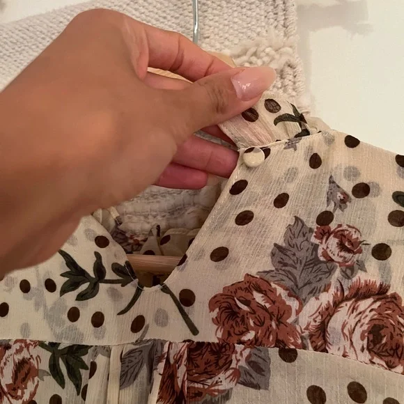 Sheer tunic - Picture 3 of 6